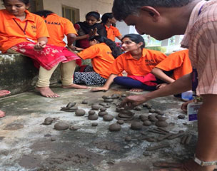 Usha Rama Students made Eco-friendly Ganesh Idols